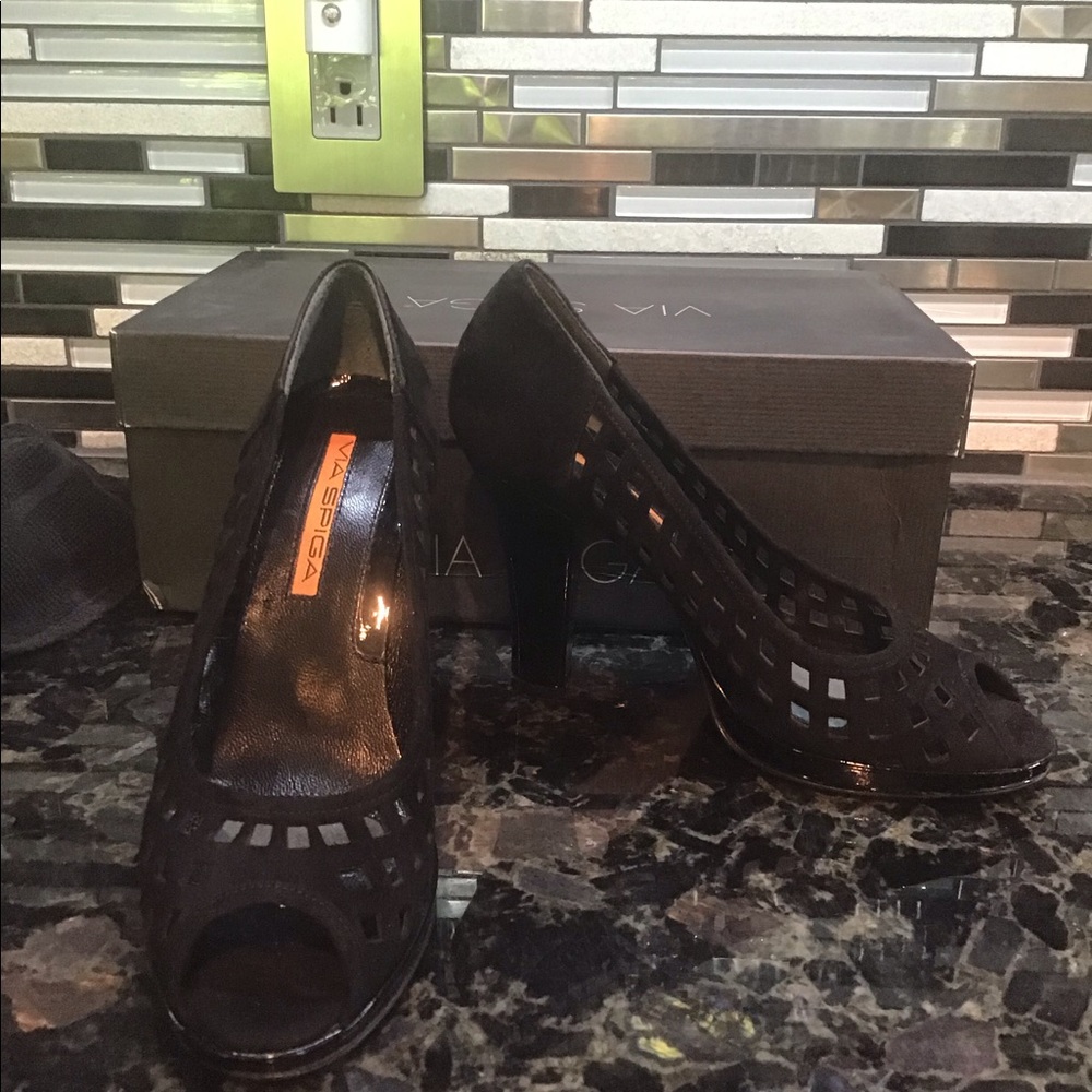 Laser cut, peep to pump.
